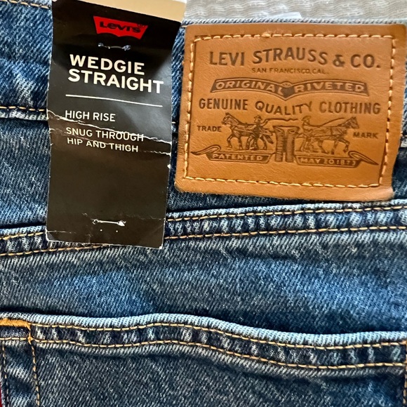 New Levi’s Straight Fit High Rise /Women’s Jeans Size 27 - Picture 5 of 7